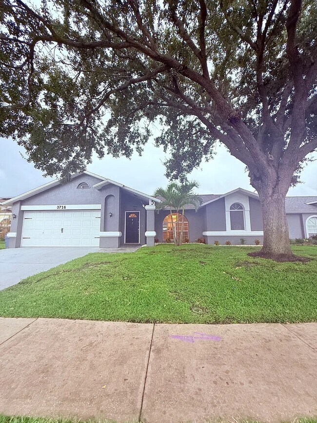 3716 Lake Blvd, Clearwater, FL 33762