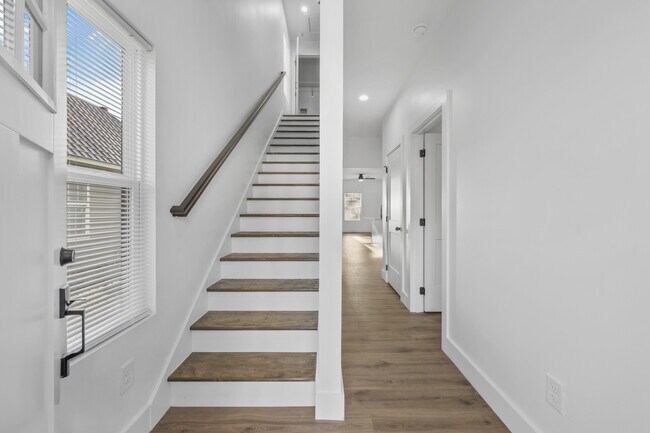 212 E Morelia Ave, Knoxville, TN 37917 - photo 6