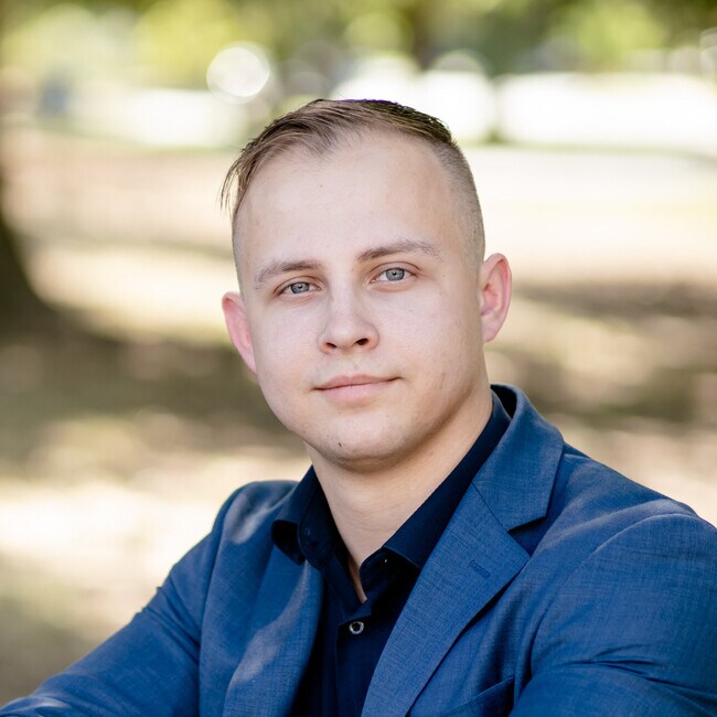 Agent Photo