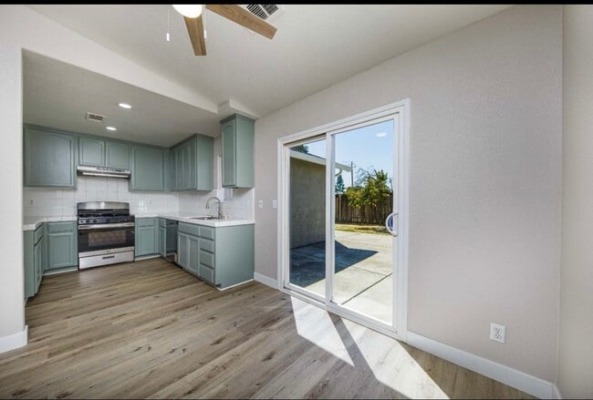 210 Cordova Ln, Stockton, CA 95207 - photo 3