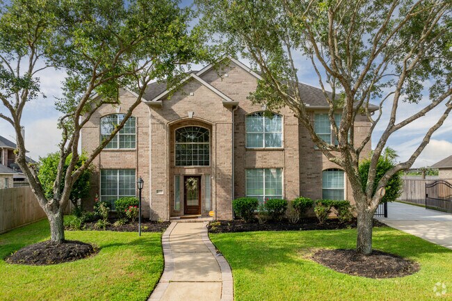 Larger two story homes offer residents of The Lakes at Highland Glen room to expand.