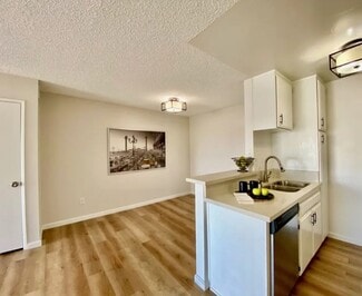 11817 Victory Blvd, North Hollywood, CA 91606