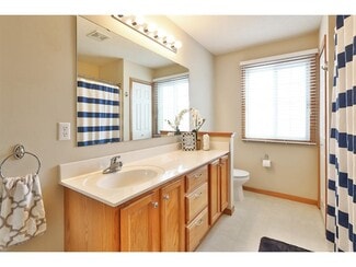 1924 Mockingbird Ave, Shakopee, MN 55379