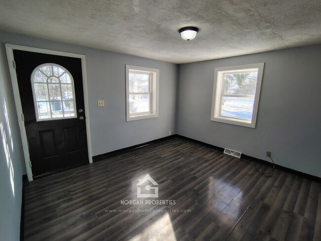 2216 E Cornell Ave, Muncie, IN 47303 - photo 2