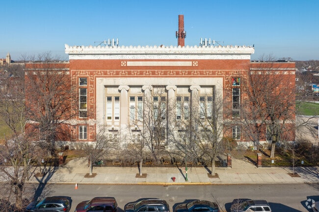 O.A. Thorp Elementary Scholastic Academy has a  student-teacher ratio of 14 to 1.