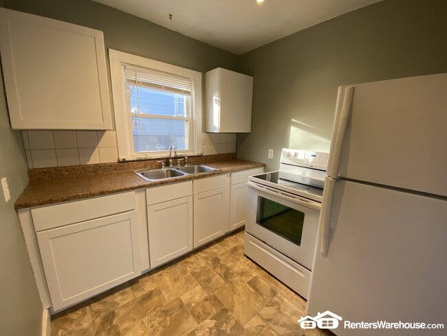 3916 9th St, Des Moines, IA 50313 - photo 4