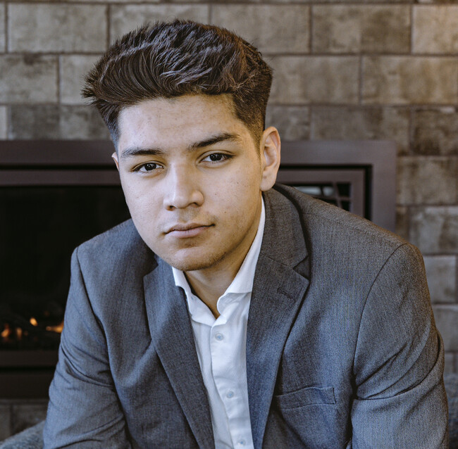 Agent Photo