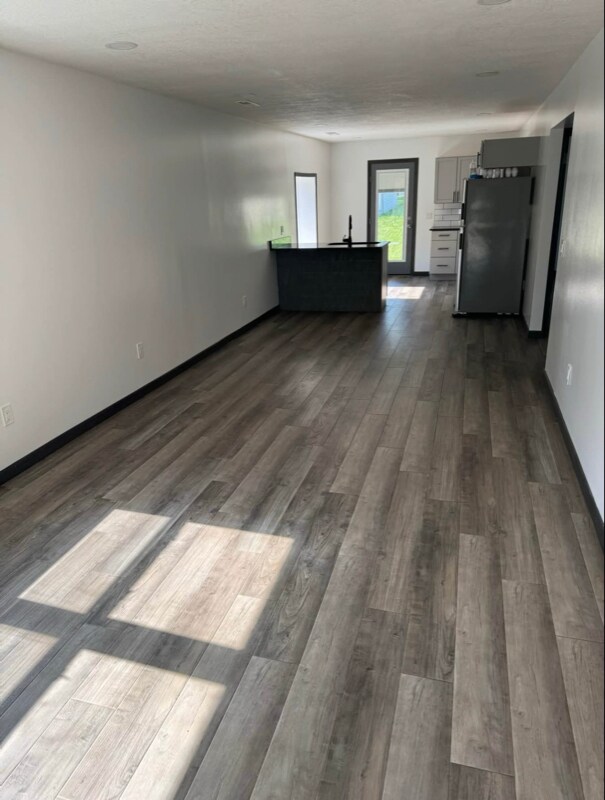 1018 Glezen St, Petersburg, IN 47567 - photo 4