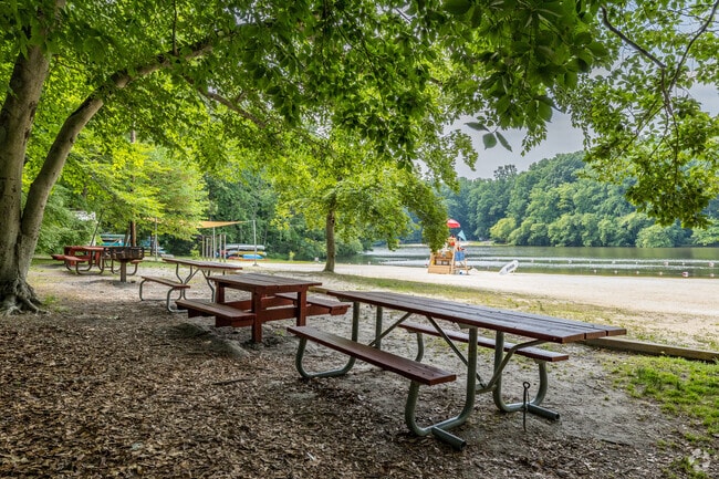 At Lake Barcroft's beach parks, residents can enjoy a picnic near the playground.
