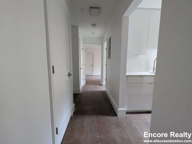 1200 Massachusetts Ave unit 7 DFT URNKV, Cambridge, MA 02138 - photo 6