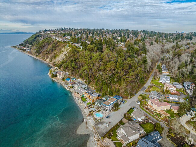 Seola Greenbelt with Arbor Heights neighborhood homes.