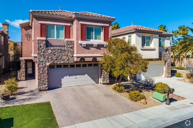 21st-century new-traditional three- to five-bedroom homes are common in Kyle Canyon.