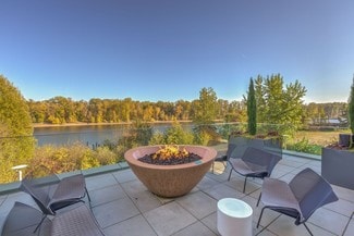 3750 S River Pkwy, Portland, OR 97239