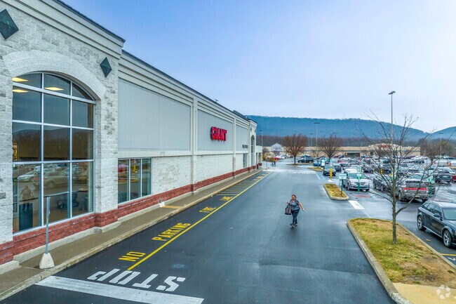 Bushkill Township supermarkets offer a variety of culinary delights, from fresh produce to locally made treats.