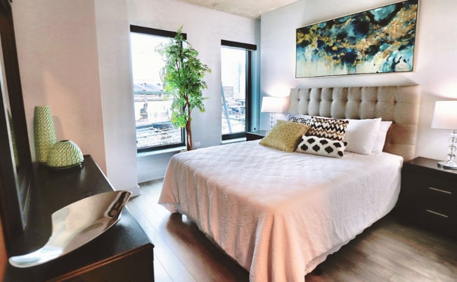 1035 W Addison St, Chicago, IL 60613 - photo 3