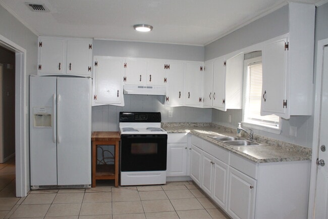 849 Nantes Way, Pensacola, FL 32505 - photo 2