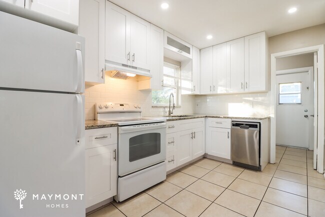 779 Lynndale St N, Saint Petersburg, FL 33703 - photo 7