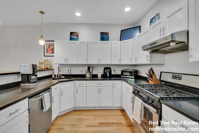 173 Walnut St, Somerville, MA 02145 - photo 6