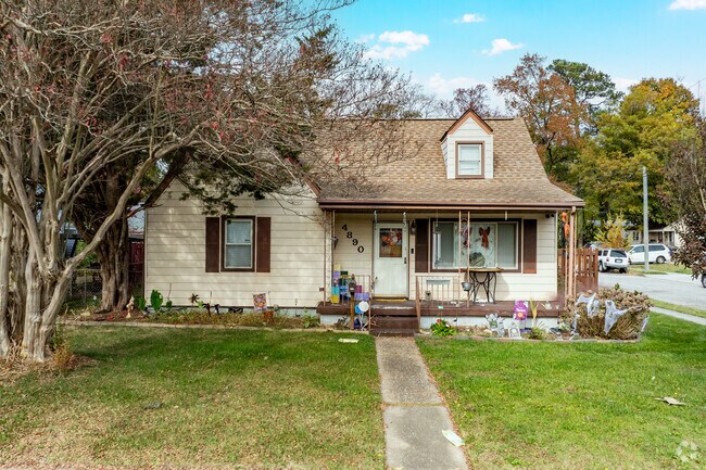 Cape Cod homes are common in Norview.