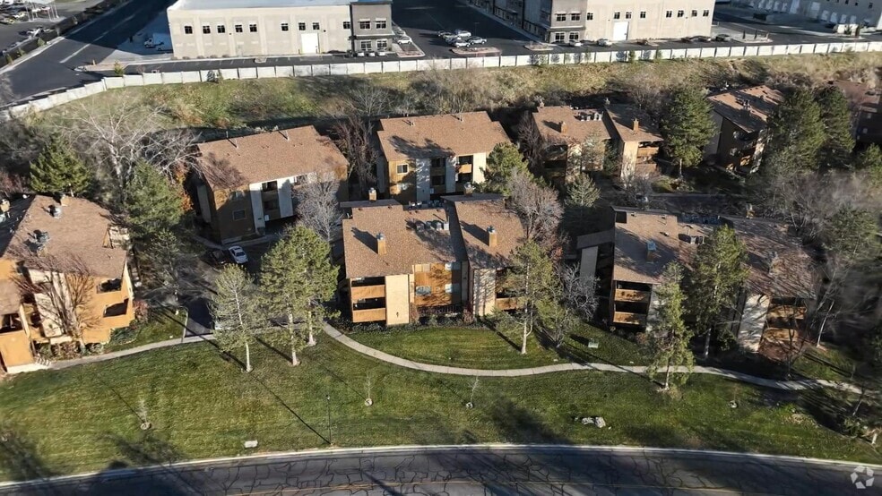 9144 S Jefferson Place, Sandy, UT 84070 - photo 2