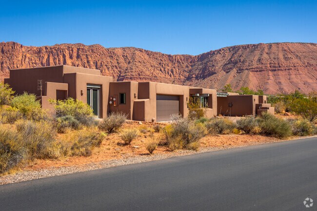 Contemporary homes in Shonto Point are aesthetically nested in the neighborhood.