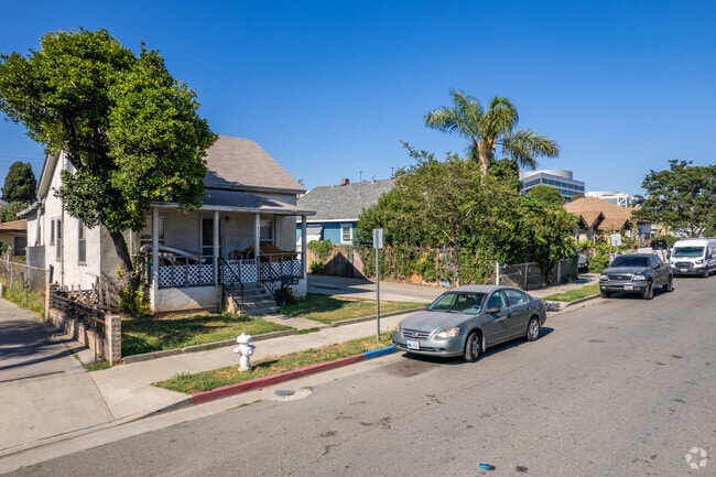 Many homes in Pico-Lowell are older builds and styles.