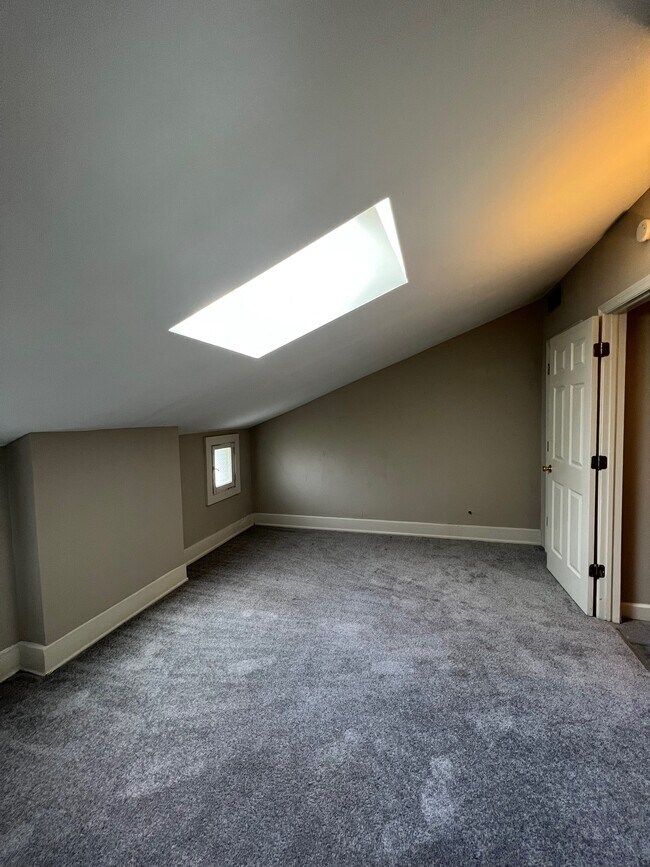 2349 Wheeler St unit 3, Cincinnati, OH 45219 - photo 5