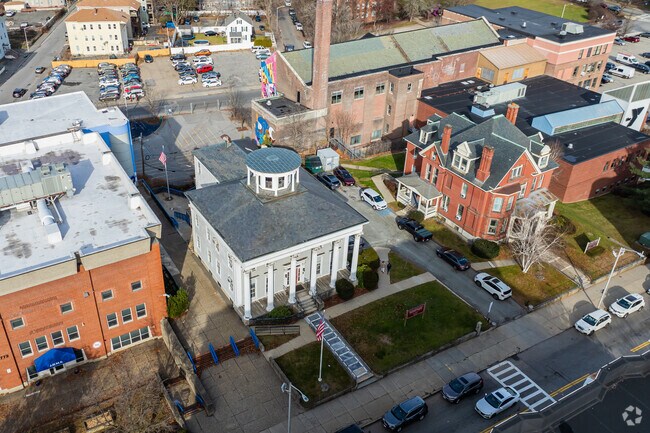 Welcome to Jacob Hiatt Magnet School located in Main Middle, Worcester, Massachusetts.