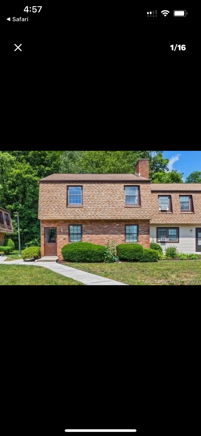 18 Homestead Ln, Brookfield, CT 06804