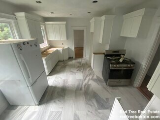 244 Winchester St Unit 1, Brookline, MA 02446