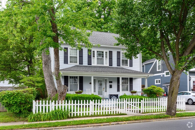 Colonial-style homes line the streets of Alexandria.
