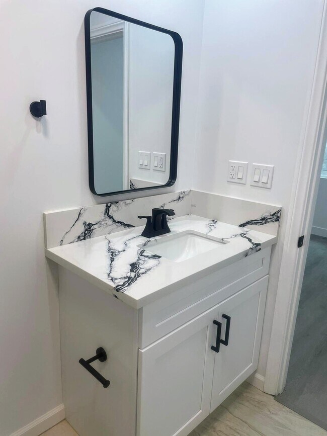 19057 Friar St, Los Angeles, CA 91335 - photo 5