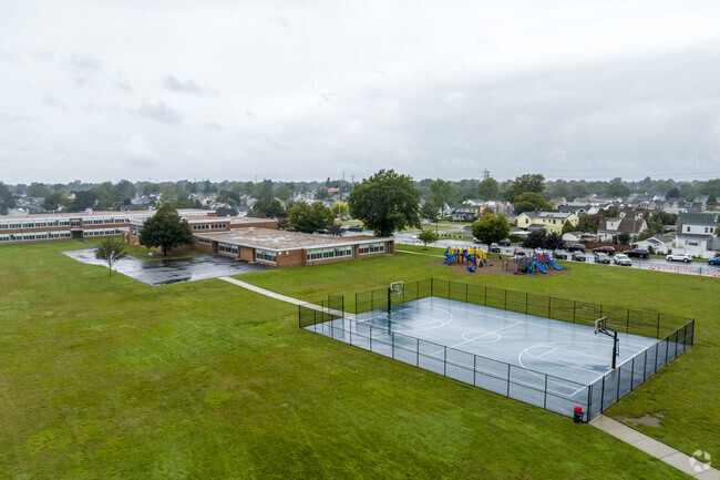 J. Fred Sparke School in Levittown has 314 students in grades K-2 with a ratio of 13 to 1.