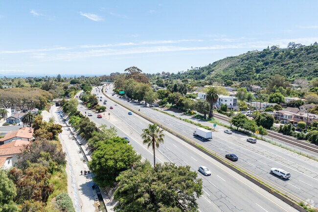 Alta Mesa is close to the 101 freeway.