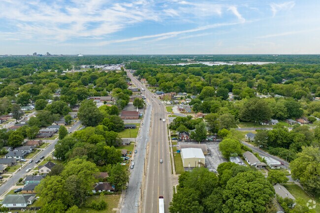 Chelsea Avenue is Hollywood's commercial center.