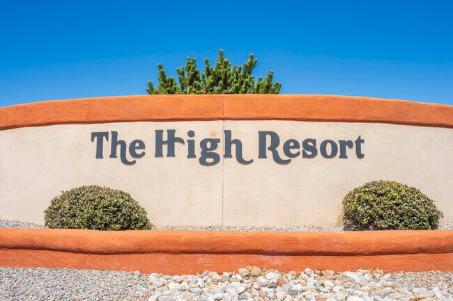High Resort welcomes families to its friendly neighborhood.