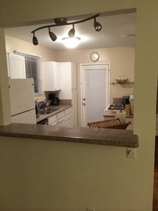 536 39th W St, Los Angeles, CA 90731 - photo 5