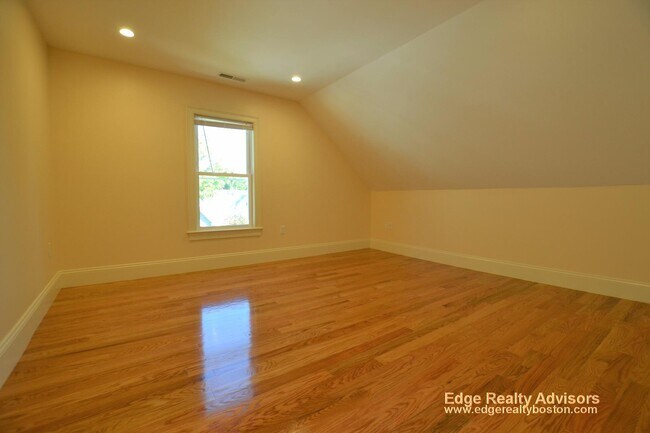 33 Pratt St unit 2, Allston, MA 02134 - photo 6