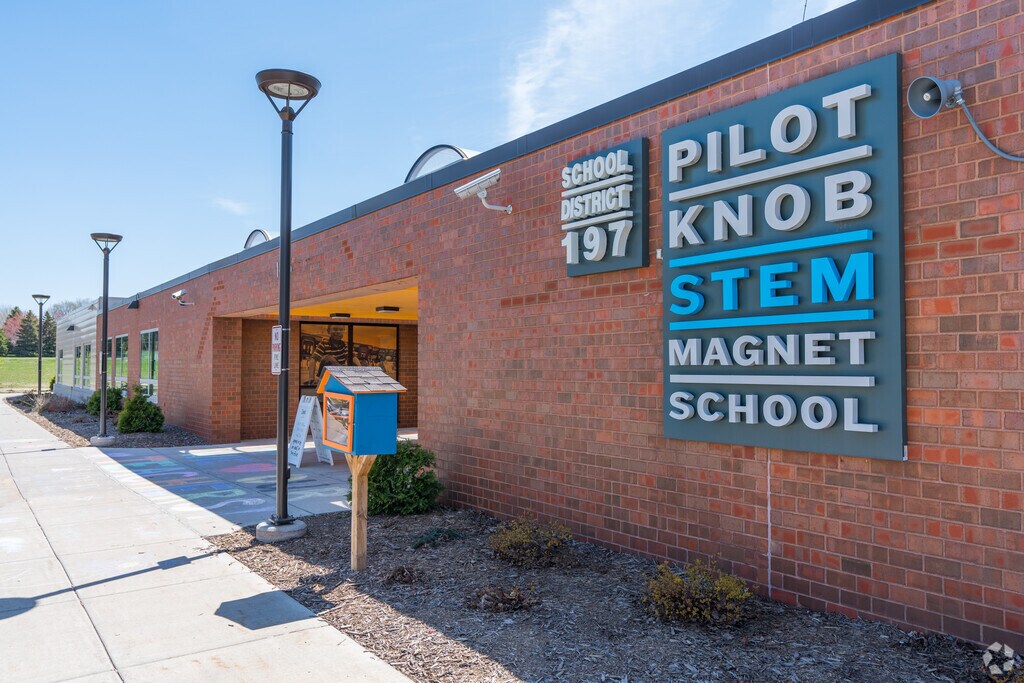 Pilot Knob STEM Magnet School offers a comprehensive science, technology, engineering, and math curriculum in K-4.