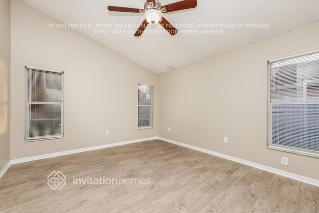 1219 Timber Trace Dr, Wesley Chapel, FL 33543 - photo 7