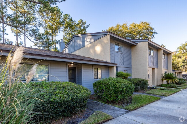 Orange Park has a variety of condominiums to suit you.