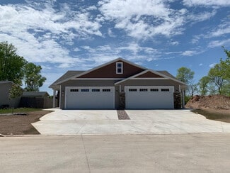 2126 Zimmer Dr, Manitowoc, WI 54220