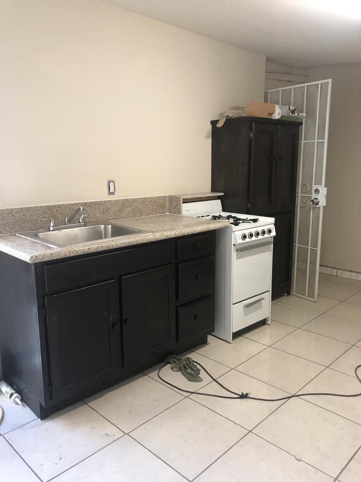 1781 N Stanton Plaza, Long Beach, CA 90804 - photo 1