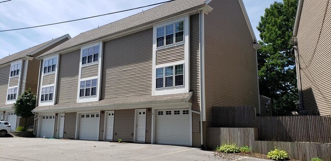 83 Mechanic St unit 3, Attleboro, MA 02703 - photo 2