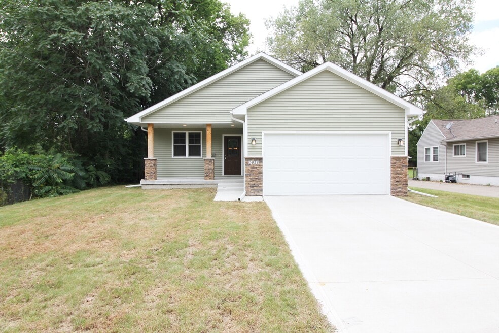 3828 40th St, Des Moines, IA 50310 - photo 1