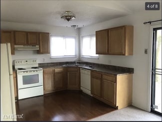 216 Glasgow Dr, Springfield, IL 62702