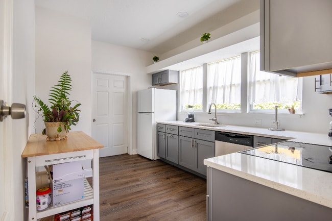 1023 E Broad St, Tampa, FL 33604 - photo 5