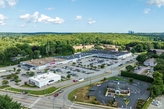 Marcus Plaza Shopping Mall has a ShopRite in East Great Plains.