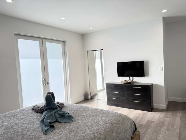 1968 NW 25th Ave unit ID1225781P, Miami, FL 33125 - photo 2