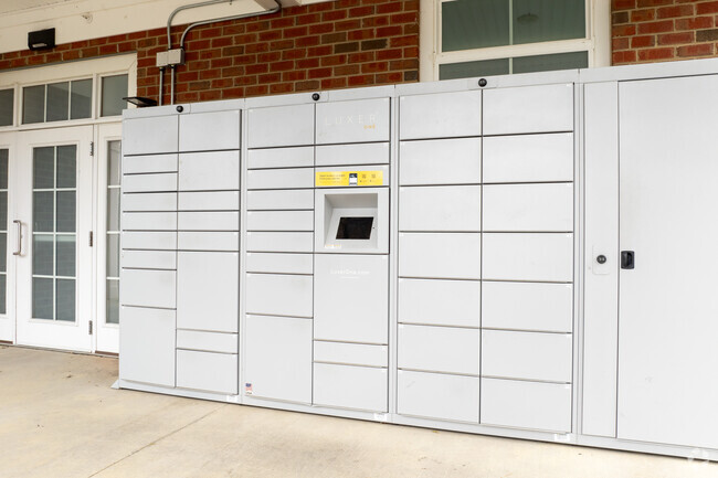 Luxer Package Center